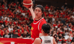 原创 
            预测27年榜眼！张子宇该不该去WNBA？特殊体型或存巨大伤病风险