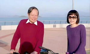 原创 
            杨振宁长子杨光诺：感谢继母翁帆，这些年她是全家最温暖的依靠