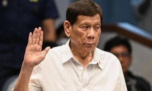 菲军付出1人受伤代价，在黄岩岛举白旗，马科斯惹3重麻烦取消访美