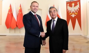 波兰切断中欧货运线，中方高层亲自出马，不到24小时解决问题