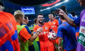 泰山浪费了四年豪阵，管理层屡出昏招葬送了一个王朝，海港抢风头