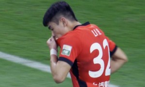 原创 
            李帅百场进球，国家队身份仍有争议！泰山弃将成战神，邓卓翔全情投入