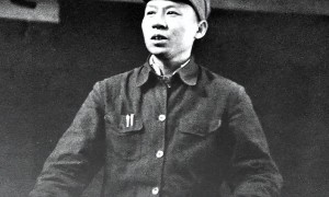 不是元帅，地位与威望却比十大元帅还高，他们是谁？