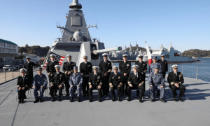 美国“坐山观虎斗”？美军上将在日本表态，一句不提支持高市早苗，日本右翼又失望了