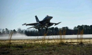 乌军F16击落了苏34，俄军随后发射两枚导弹，命中乌军训练营