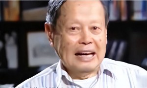 原创 
            杨振宁去世后，翁帆首发声，字字催泪，争议20年的3个疑惑解开了