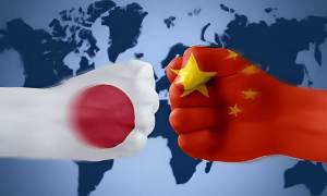 日本发出驱逐威胁后，薛剑领事再发文，这次说得更直接，中方硬气回应：玩火者必自焚