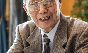 武汉大学原校长刘道玉逝世，享年92岁；易中天发文附一首小诗，沉痛悼念恩师